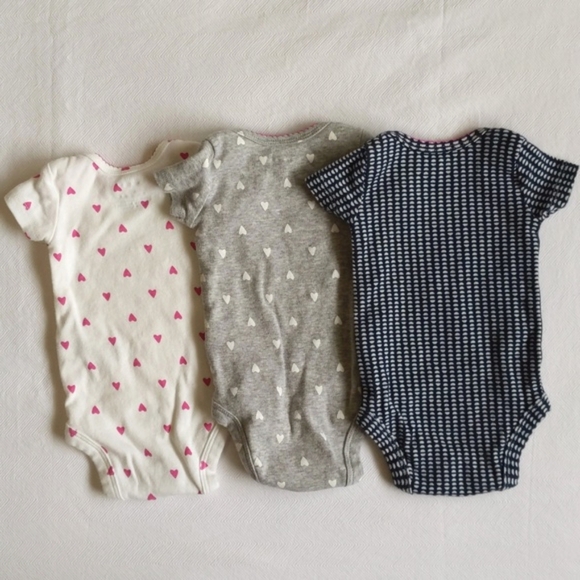 carter's 3-pack newborn baby girl bodysuit diaper shirt bundle lot - Picture 4 of 4